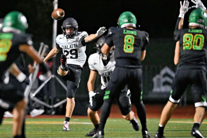 a West Linn Tualatin football Oregon October 5 2023 Leon Neuschwander 16